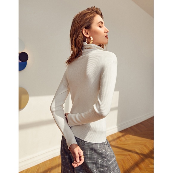 White Rib-Knit Turtleneck Light Sweater Top - Picture 3 of 8